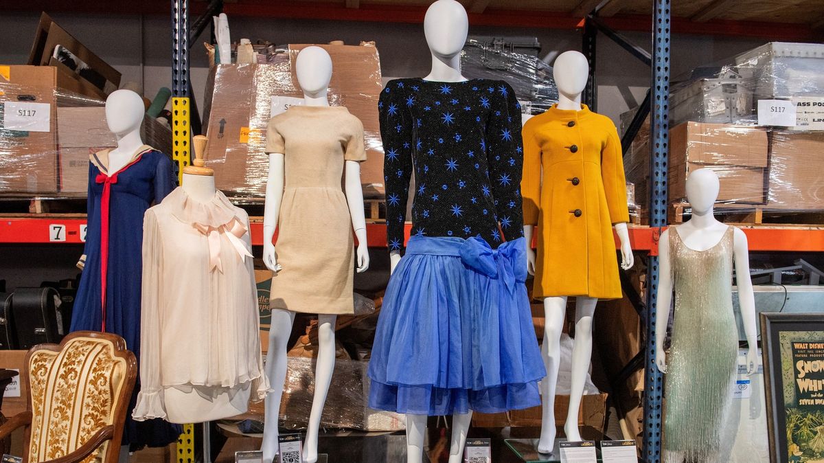 Šaty princezny Diany se v aukci prodaly za 26 milionů
